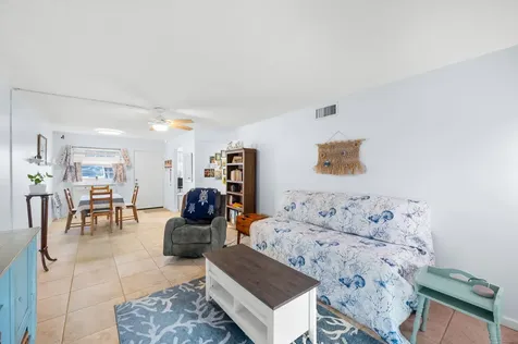 2102 NE 1st Way Boynton Beach FL 33435