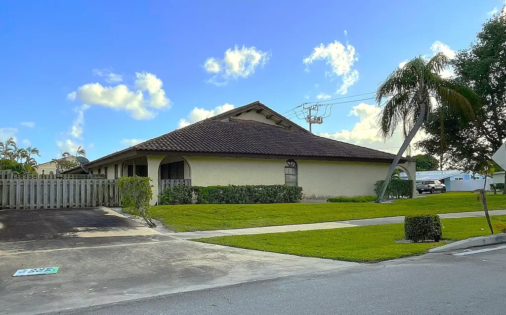 4398 NE 5th Avenue Boca Raton FL 33431