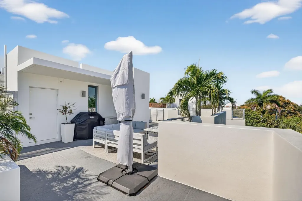 700 NE 14th Avenue Fort Lauderdale FL 33304