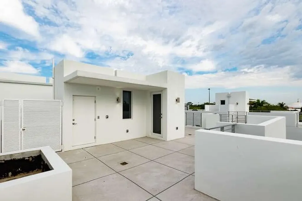 700 NE 14th Avenue Fort Lauderdale FL 33304