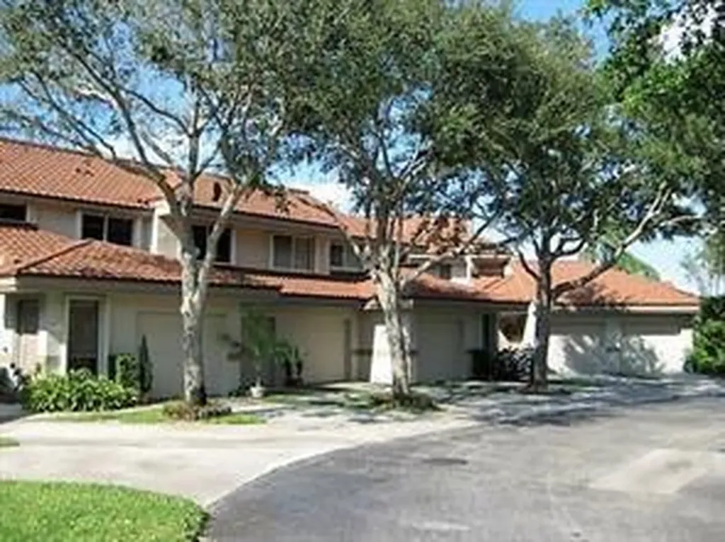 9322 NW 9th Place Plantation FL 33324