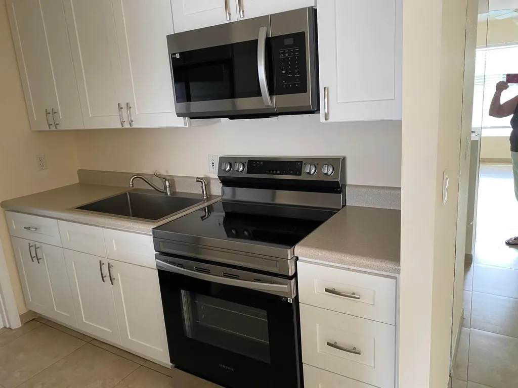 200 Main Boulevard Boynton Beach FL 33435