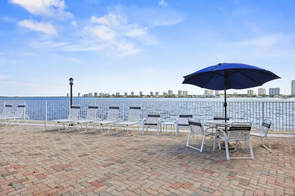 2936 Lake Shore Drive West Palm Beach FL 33404