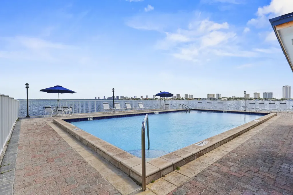 2936 Lake Shore Drive West Palm Beach FL 33404