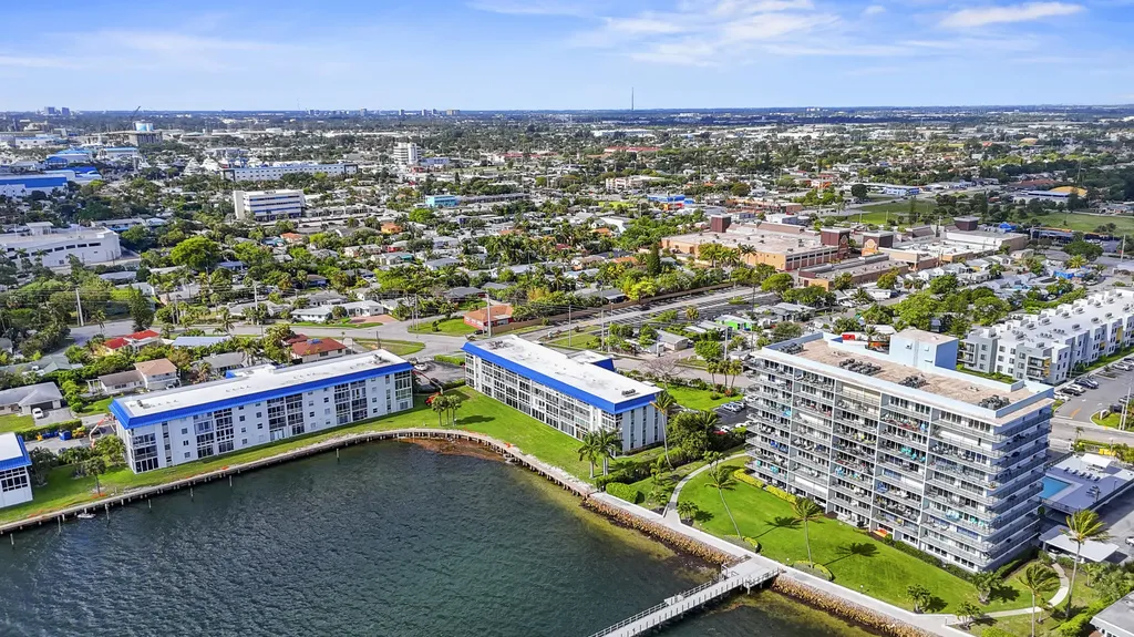 2936 Lake Shore Drive West Palm Beach FL 33404