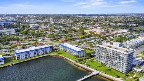 2936 Lake Shore Drive West Palm Beach FL 33404