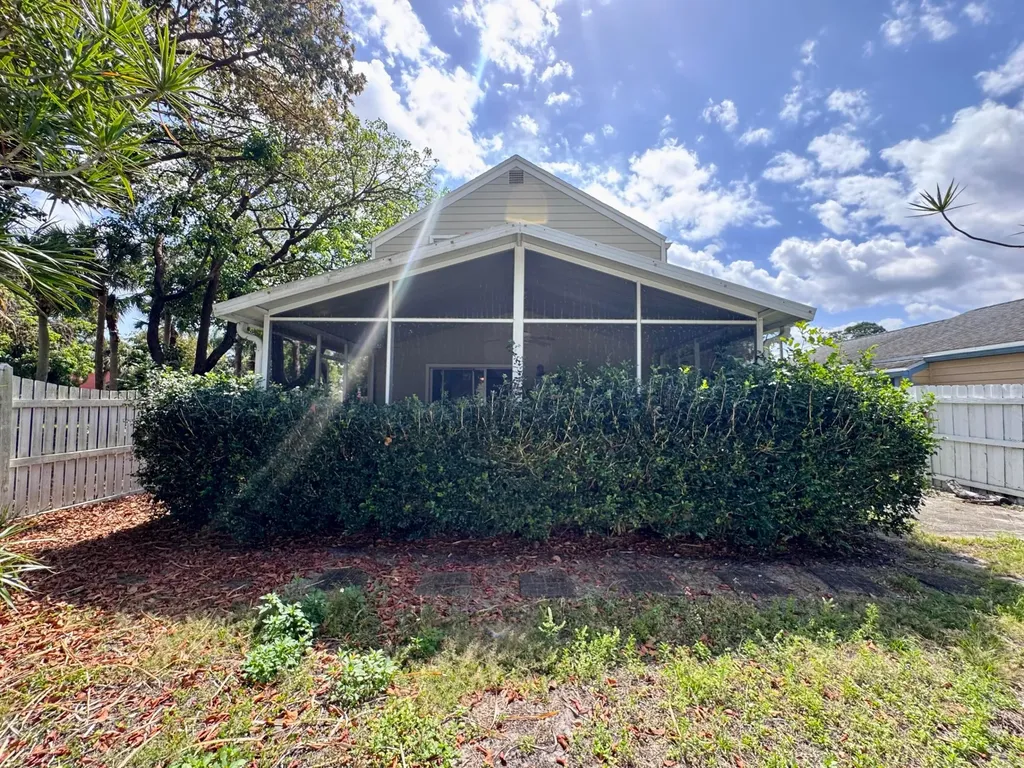 5889 Snowdrop Way West Palm Beach FL 33415