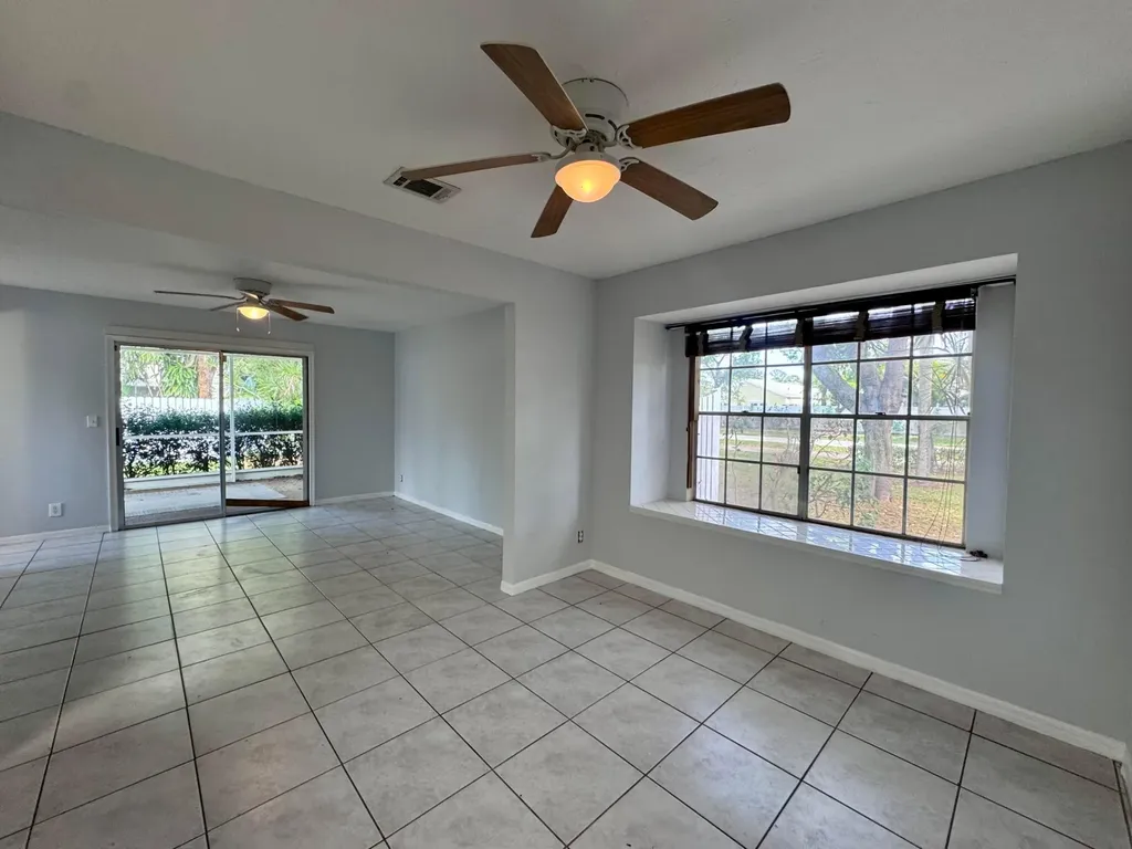 5889 Snowdrop Way West Palm Beach FL 33415