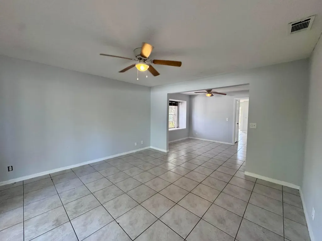 5889 Snowdrop Way West Palm Beach FL 33415