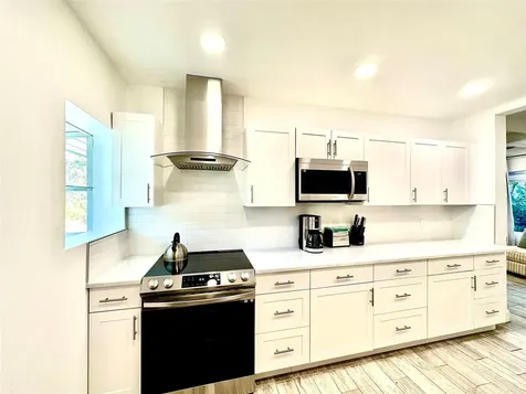 1742 NE 7th Street Fort Lauderdale FL 33304
