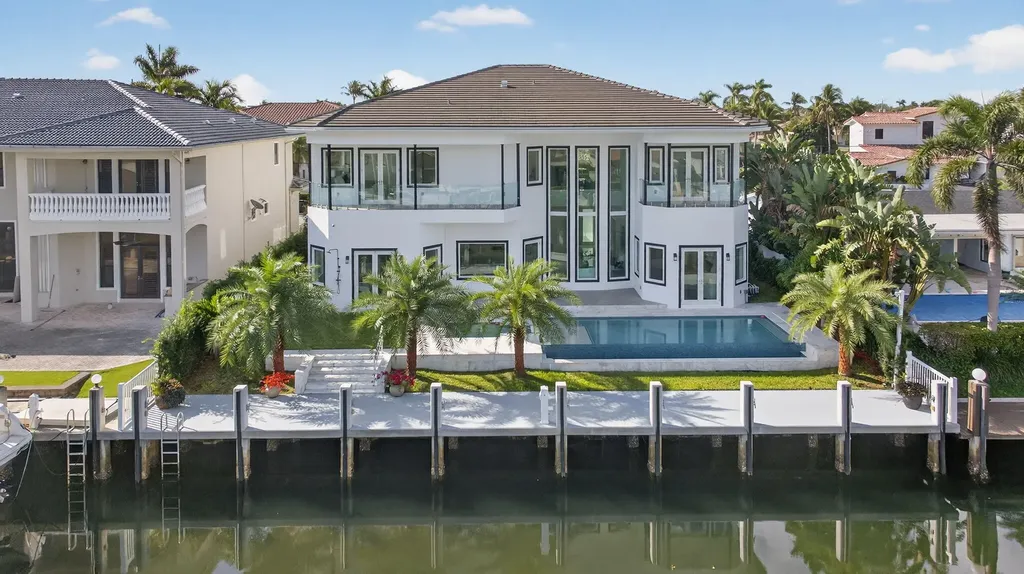 2641 NE 48th Street Lighthouse Point FL 33064
