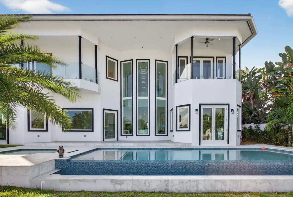 2641 NE 48th Street Lighthouse Point FL 33064