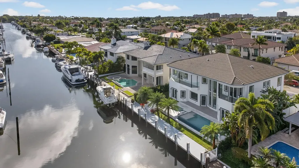 2641 NE 48th Street Lighthouse Point FL 33064