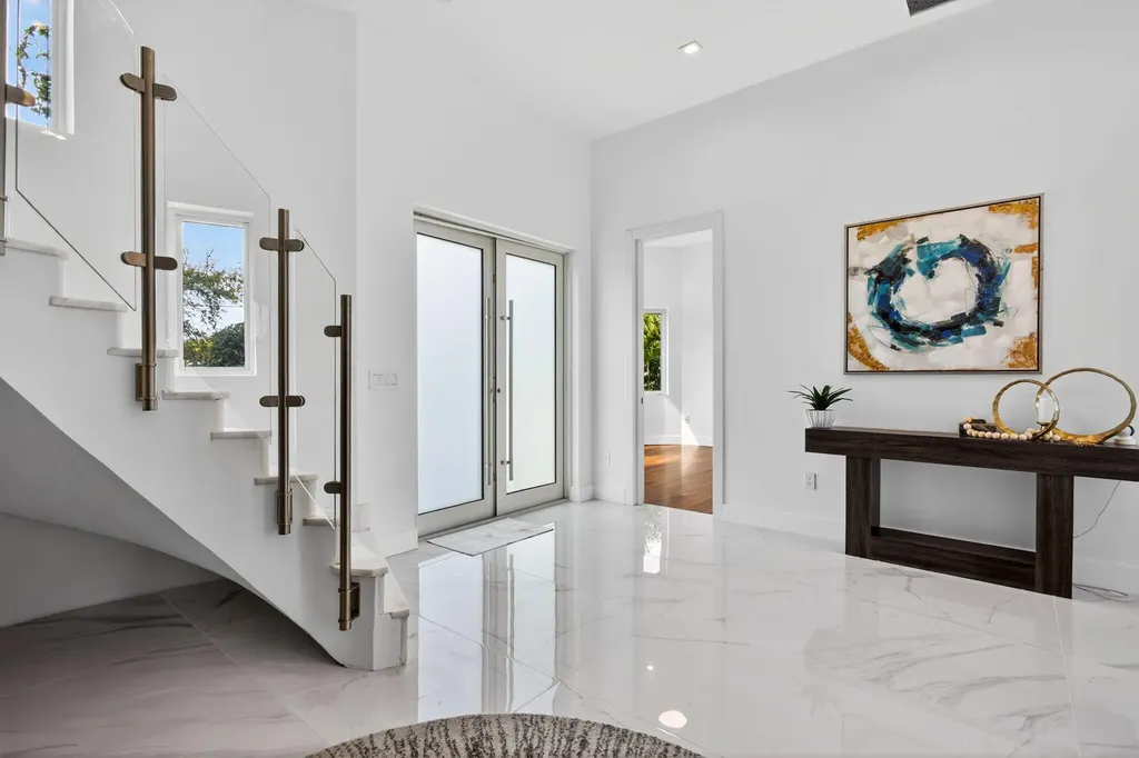 2641 NE 48th Street Lighthouse Point FL 33064