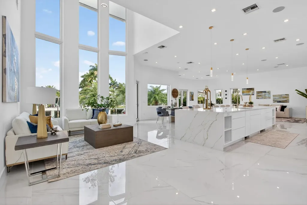 2641 NE 48th Street Lighthouse Point FL 33064