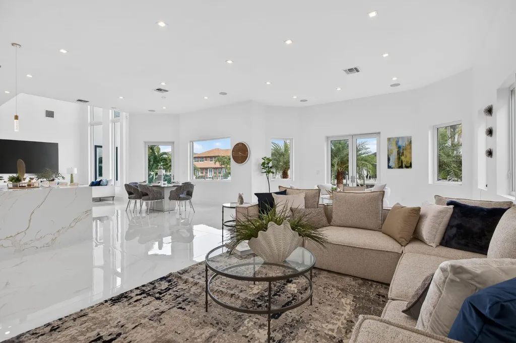 2641 NE 48th Street Lighthouse Point FL 33064