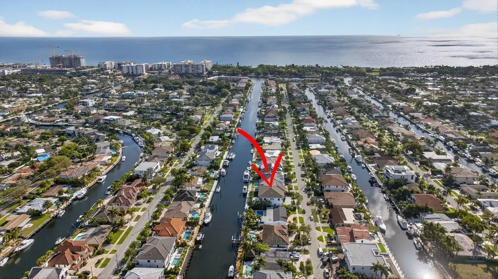 2641 NE 48th Street Lighthouse Point FL 33064