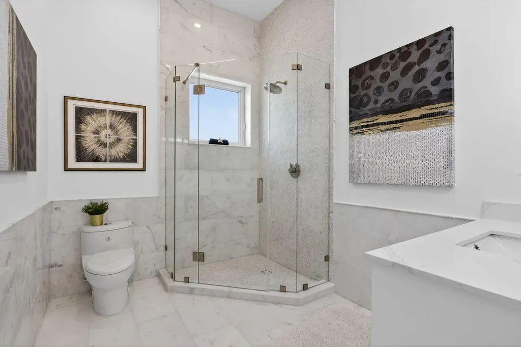 2641 NE 48th Street Lighthouse Point FL 33064
