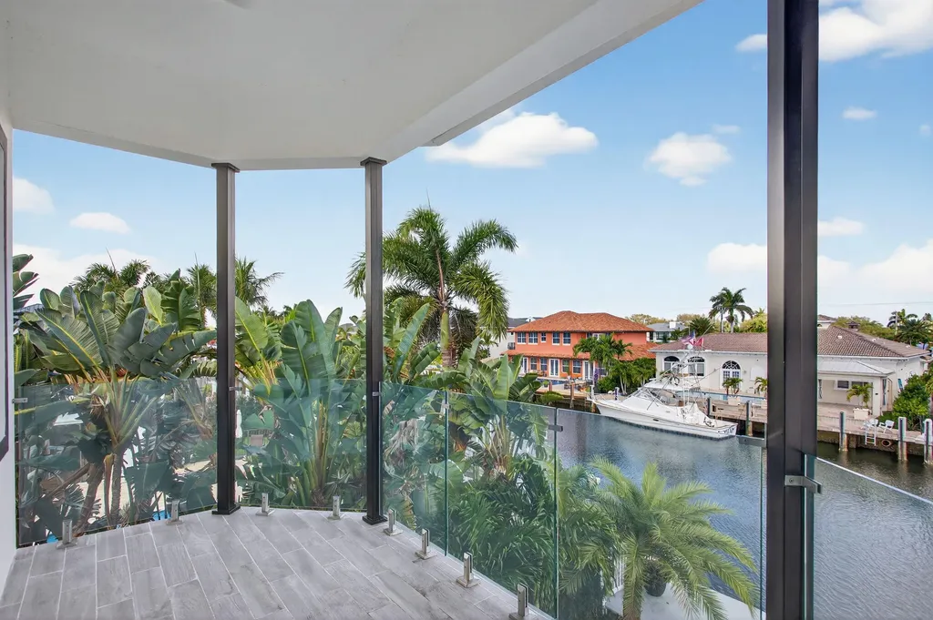2641 NE 48th Street Lighthouse Point FL 33064
