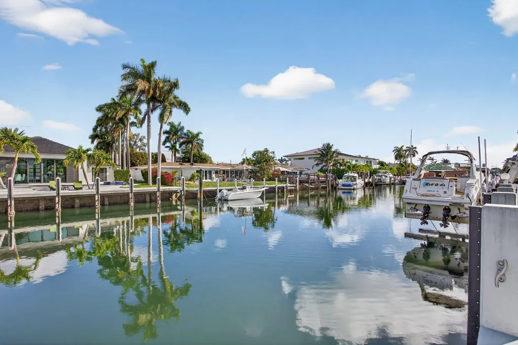 2641 NE 48th Street Lighthouse Point FL 33064