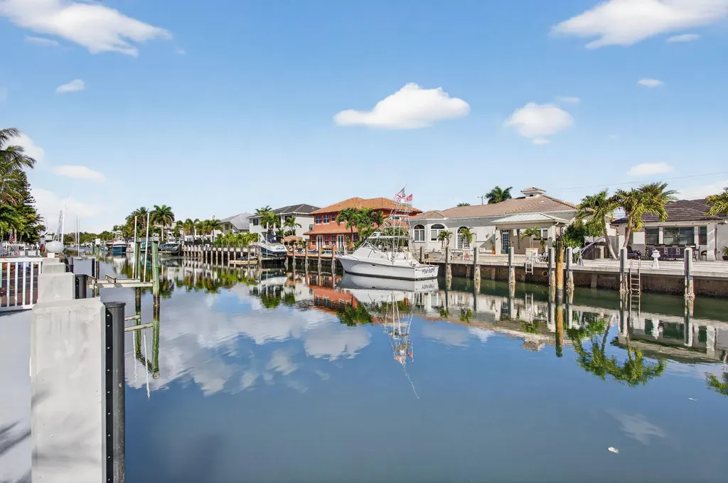 2641 NE 48th Street Lighthouse Point FL 33064