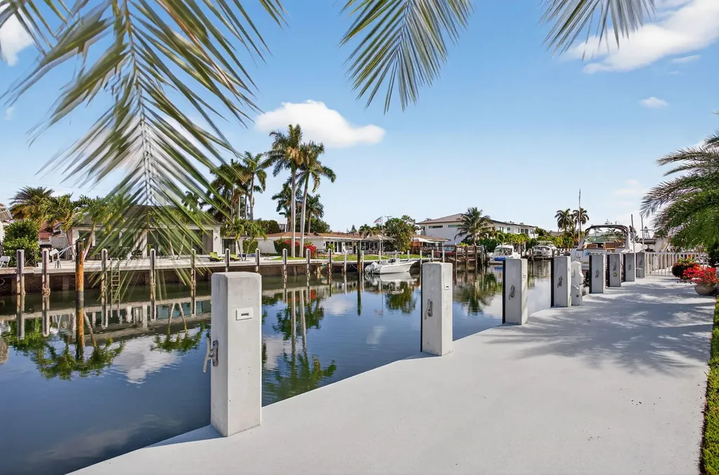 2641 NE 48th Street Lighthouse Point FL 33064