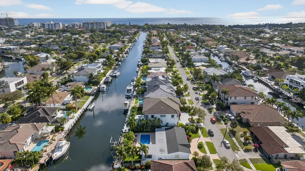 2641 NE 48th Street Lighthouse Point FL 33064