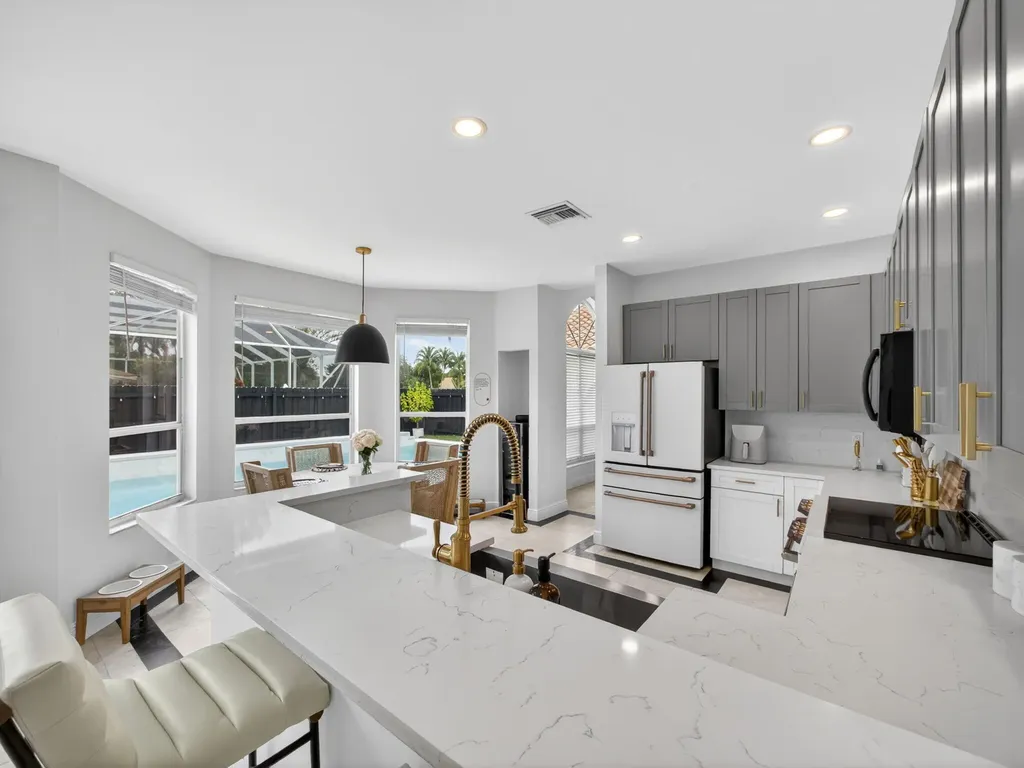 6017 Newport Village Way Lake Worth FL 33463