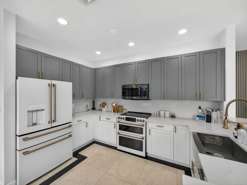6017 Newport Village Way Lake Worth FL 33463