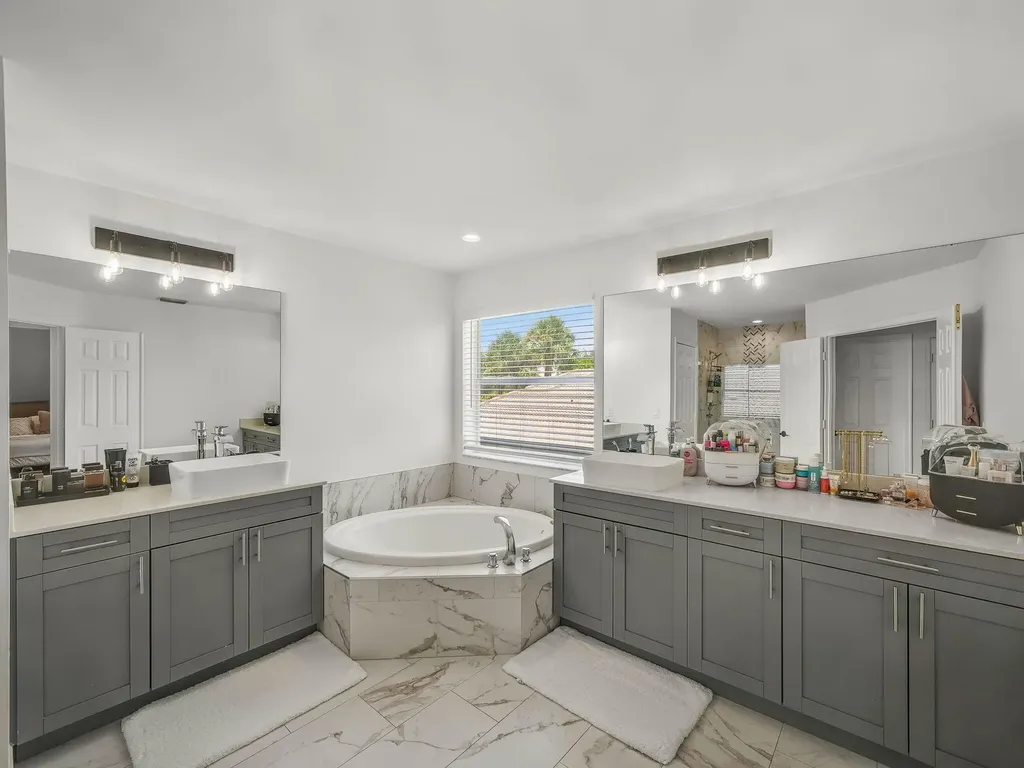 6017 Newport Village Way Lake Worth FL 33463