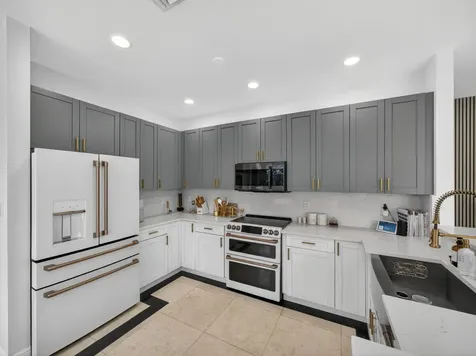 6017 Newport Village Way Lake Worth FL 33463