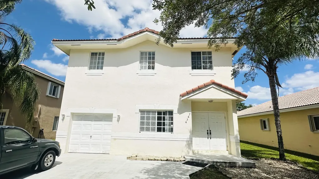 7634 NW 99th Way NW Tamarac FL 33321