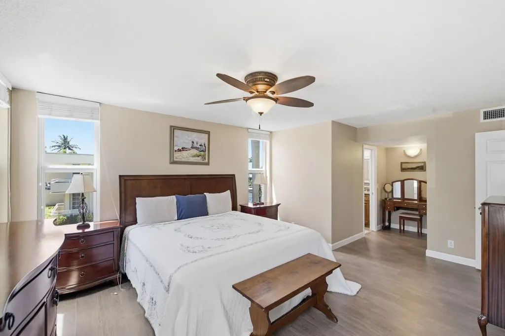 3180 NE 48th Court Lighthouse Point FL 33064