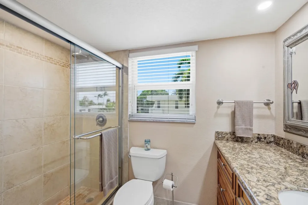 3180 NE 48th Court Lighthouse Point FL 33064
