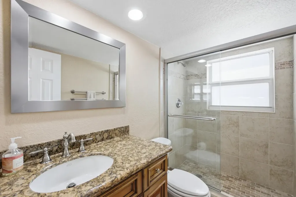 3180 NE 48th Court Lighthouse Point FL 33064