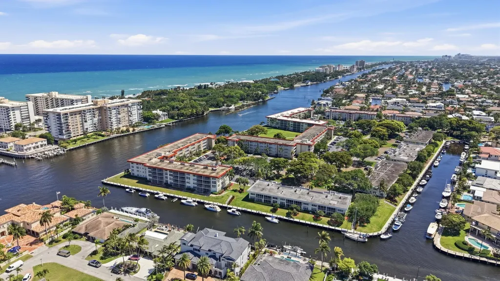 3180 NE 48th Court Lighthouse Point FL 33064