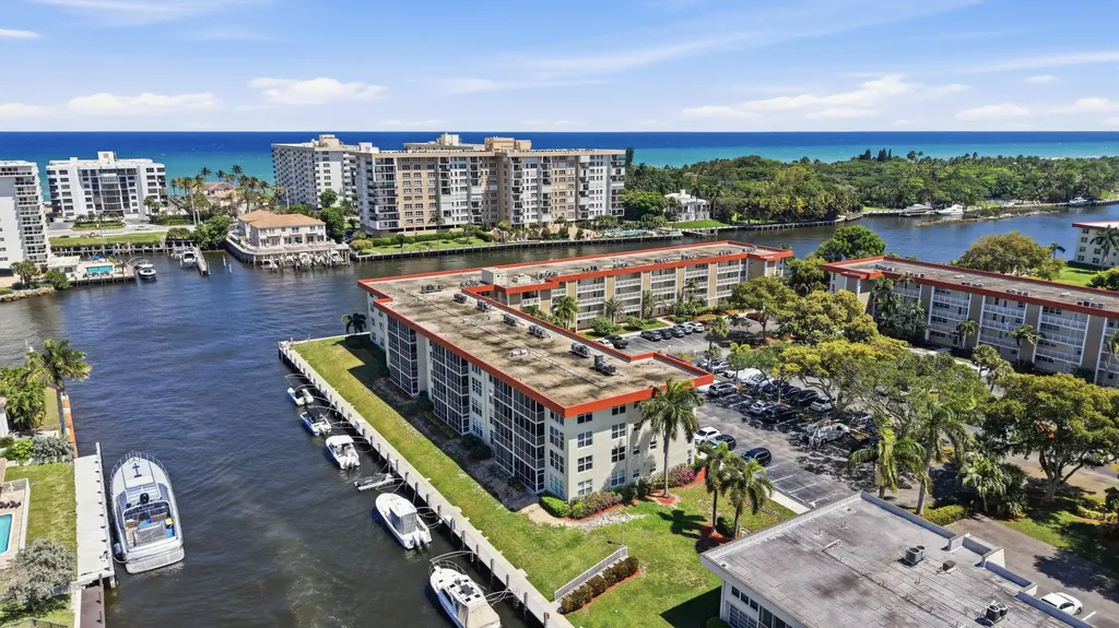 3180 NE 48th Court Lighthouse Point FL 33064
