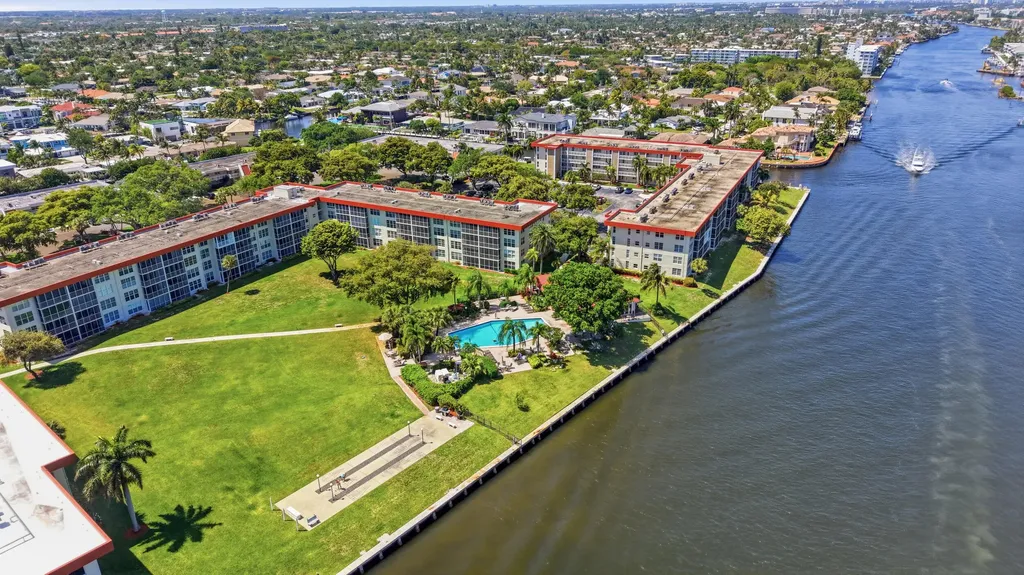 3180 NE 48th Court Lighthouse Point FL 33064