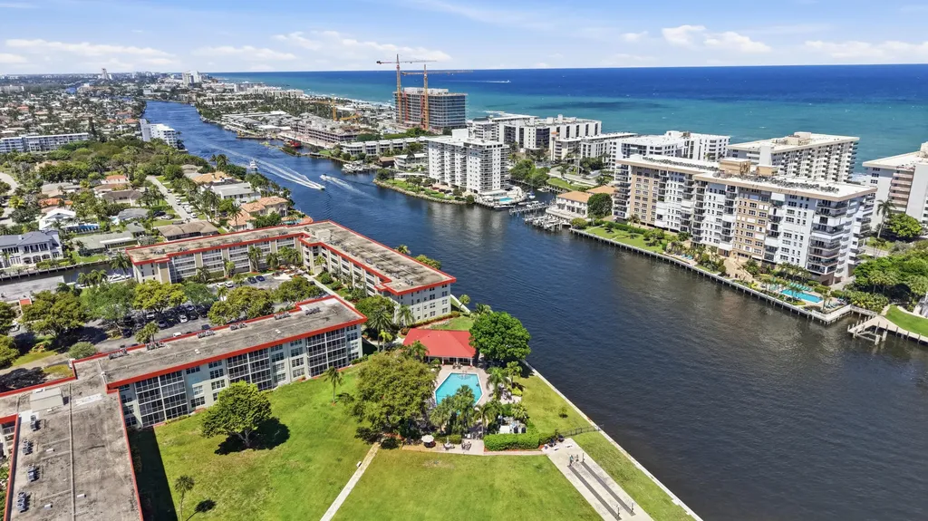 3180 NE 48th Court Lighthouse Point FL 33064