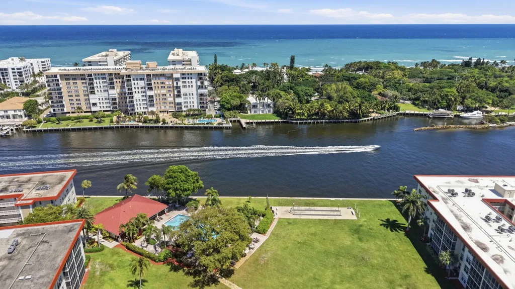 3180 NE 48th Court Lighthouse Point FL 33064