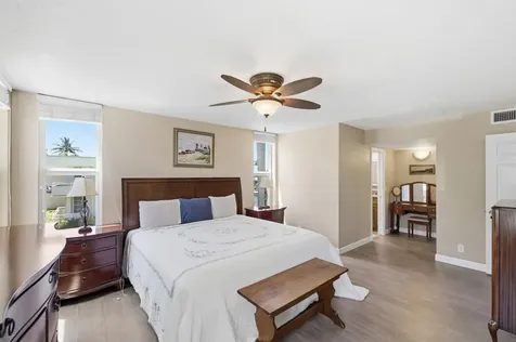 3180 NE 48th Court Lighthouse Point FL 33064