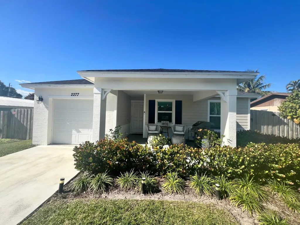 2277 SE Monroe Street Stuart FL 34997