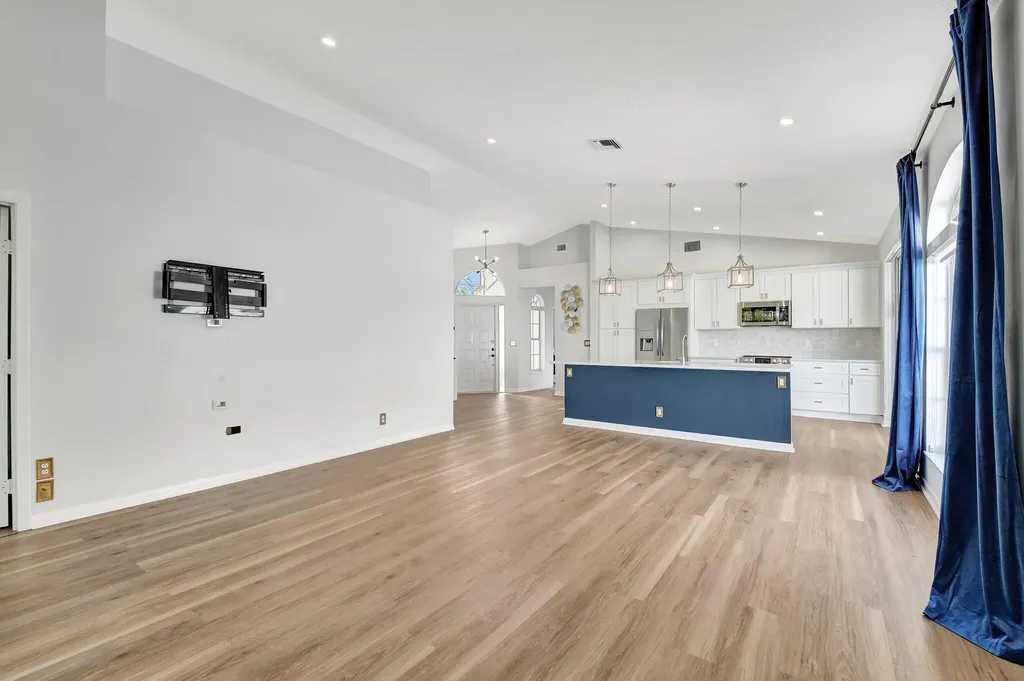 3947 Redondo Way Boca Raton FL 33487