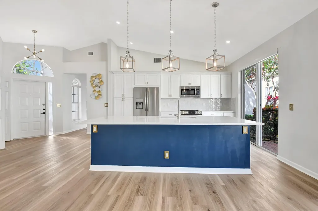 3947 Redondo Way Boca Raton FL 33487