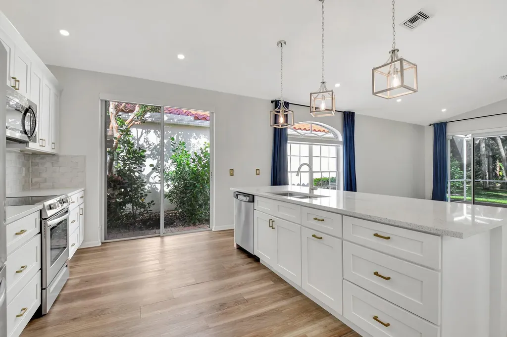 3947 Redondo Way Boca Raton FL 33487