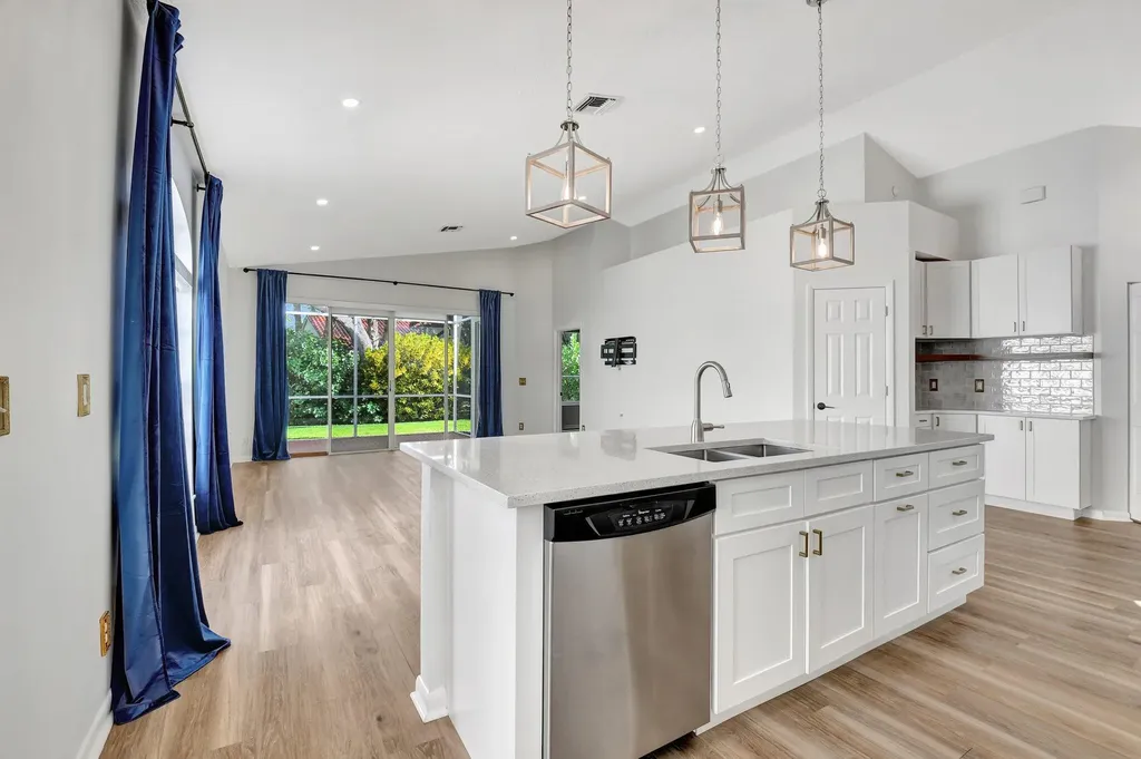 3947 Redondo Way Boca Raton FL 33487
