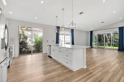 3947 Redondo Way Boca Raton FL 33487