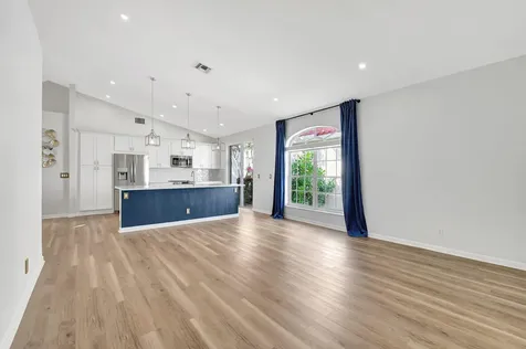 3947 Redondo Way Boca Raton FL 33487