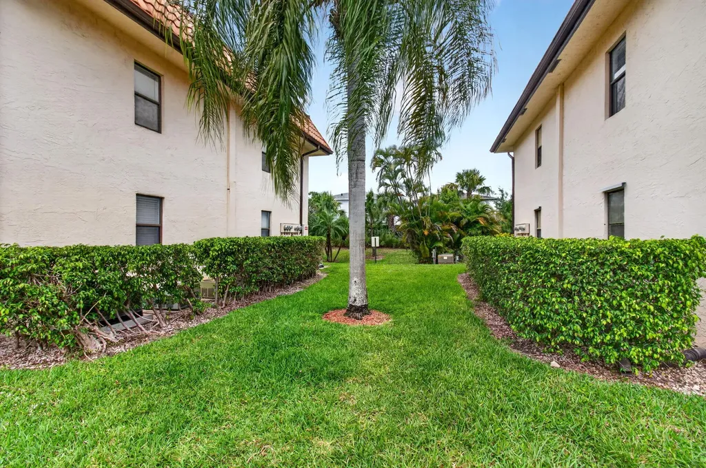 7245 Golf Colony Court Lake Worth FL 33467