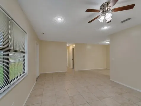 1166 SE Preston Lane Port St Lucie FL 34983